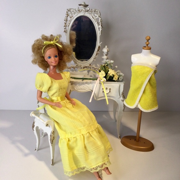 Barbie Other - Vintage Barbie Magic Curl Doll 1981 Mattel No.
3856